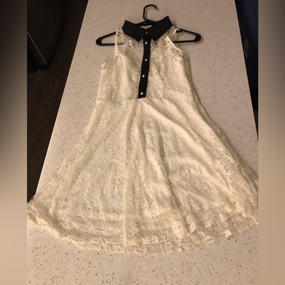 Monteau white/cream lace black button collar dress size M - Picture 3 of 4